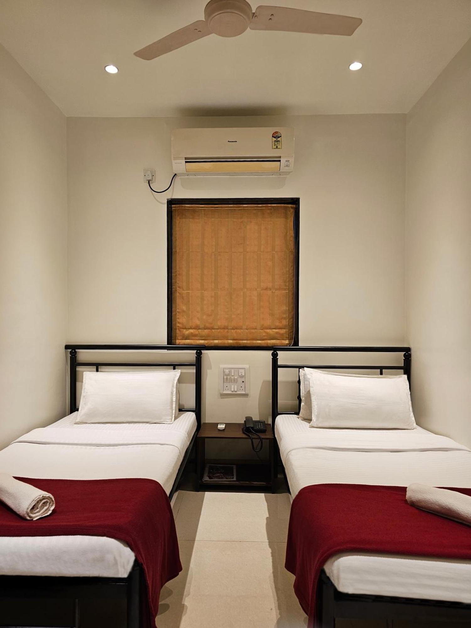 Hotel Kumkum Bombay Exterior foto